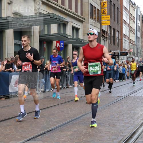 13.09.2026 - 21. swb-Marathon Bremen Strokosch-Dieckow http://msf.ph/oto/10391334 13.09.2026 13:05:49 Ziel 474, 681, 1901, 3297, 3466, 4614, 4712, 5803, 6058, 6686, 7336, 7399, 8334, 8670, 8877, 8983, 9429, 9918, 9934, 1017, 1301, 1562, 1745, 1879, 2538, 3242, 3271, 3520, 4157, 5199, 5725, 6025, 6058, 6579, 7141, 8706, 8973, 9010 meine-sportfotos.de