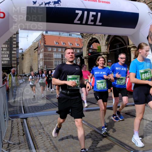 13.09.2026 - 21. swb-Marathon Bremen Tim E. http://msf.ph/oto/10391343 13.09.2026 13:37:30 Ziel 869, 950, 1180, 1285, 1854, 1991, 2531, 3333, 3627, 3732, 3823, 3894, 4448, 4932, 4947, 5388, 5547, 5577, 5612, 5791, 6046, 6431, 6629, 6904, 6947, 6961, 7006, 7571, 7937, 8268, 8443, 8458, 8753, 9140, 9310, 9317, 9415, 9701, 9840, 13077 meine-sportfotos.de
