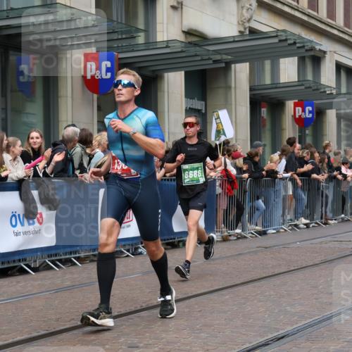 13.09.2026 - 21. swb-Marathon Bremen Strokosch-Dieckow http://msf.ph/oto/10391351 13.09.2026 13:05:52 Ziel 474, 681, 1901, 3297, 3466, 4614, 4712, 5803, 6686, 7336, 7399, 8334, 8670, 8983, 9429, 9918, 9934, 1017, 1301, 1562, 1745, 1879, 2538, 3242, 3271, 3520, 4157, 5199, 5725, 6025, 6058, 6579, 8706, 8877, 8973, 9010 meine-sportfotos.de