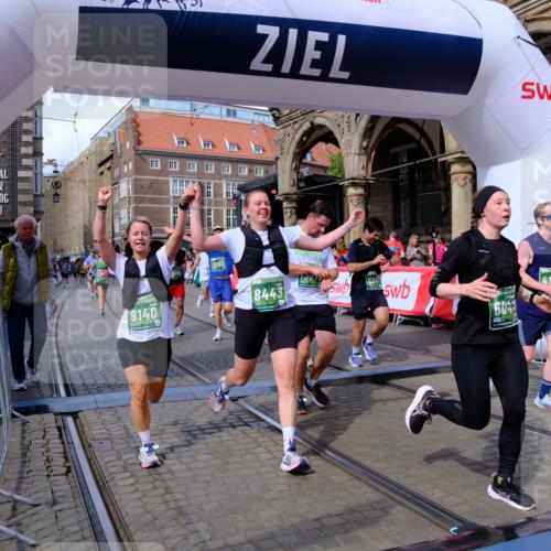 13.09.2026 - 21. swb-Marathon Bremen Tim E. http://msf.ph/oto/10391353 13.09.2026 13:37:32 Ziel 270, 391, 869, 950, 1180, 1854, 1991, 2531, 3333, 3627, 3732, 3823, 3894, 4932, 4947, 5388, 5547, 5577, 5612, 5738, 5791, 6046, 6629, 6904, 6947, 6961, 7006, 7571, 7937, 8268, 8443, 8458, 8753, 9140, 9317, 9701, 13077 meine-sportfotos.de