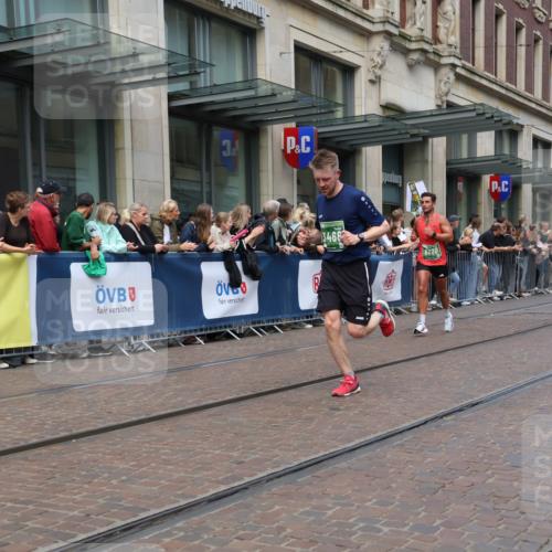 13.09.2026 - 21. swb-Marathon Bremen Strokosch-Dieckow http://msf.ph/oto/10391363 13.09.2026 13:05:55 Ziel 474, 681, 1901, 3297, 3466, 4614, 5803, 6686, 7336, 7399, 8621, 8670, 8983, 9429, 9934, 1017, 1301, 1562, 1745, 1879, 2538, 3242, 3520, 4157, 4712, 6025, 6058, 7399, 8334, 8706, 8877, 8973, 9010, 9918 meine-sportfotos.de