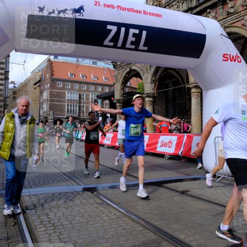 13.09.2026 - 21. swb-Marathon Bremen Tim E. http://msf.ph/oto/10391364 13.09.2026 13:37:34 Ziel 270, 391, 869, 1180, 1854, 1991, 2531, 3333, 3627, 3732, 3823, 3894, 4932, 4947, 5388, 5547, 5577, 5612, 5738, 5791, 6046, 6629, 6904, 6947, 6961, 7006, 7571, 8268, 8443, 8458, 8748, 8753, 9140, 9317, 9701, 13077 meine-sportfotos.de