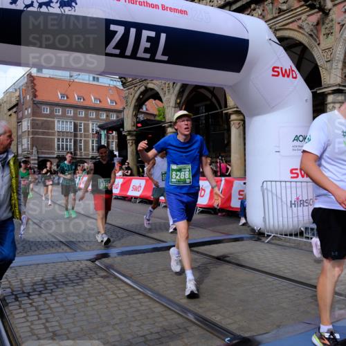 13.09.2026 - 21. swb-Marathon Bremen Tim E. http://msf.ph/oto/10391368 13.09.2026 13:37:34 Ziel 270, 391, 869, 1180, 1854, 1991, 2531, 3333, 3627, 3732, 3823, 3894, 4932, 4947, 5388, 5547, 5577, 5612, 5738, 5791, 6046, 6629, 6904, 6947, 6961, 7006, 7571, 8268, 8443, 8458, 8748, 8753, 9140, 9317, 9701, 13077 meine-sportfotos.de