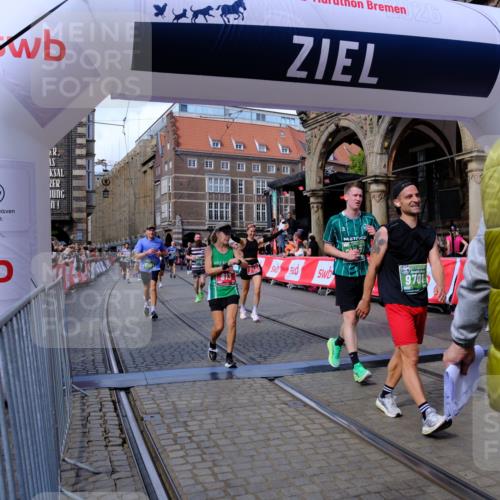13.09.2026 - 21. swb-Marathon Bremen Tim E. http://msf.ph/oto/10391375 13.09.2026 13:37:36 Ziel 270, 391, 448, 869, 1180, 1854, 2531, 3333, 3627, 3732, 3823, 3894, 4628, 4932, 4947, 5388, 5547, 5577, 5612, 5738, 5791, 6046, 6904, 6947, 7006, 7571, 8268, 8439, 8443, 8458, 8553, 8748, 8753, 9140, 9701, 13077 meine-sportfotos.de