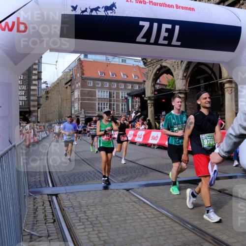 13.09.2026 - 21. swb-Marathon Bremen Tim E. http://msf.ph/oto/10391377 13.09.2026 13:37:36 Ziel 270, 391, 448, 869, 1180, 1854, 2531, 3333, 3627, 3732, 3823, 3894, 4628, 4932, 4947, 5388, 5547, 5577, 5612, 5738, 5791, 6046, 6904, 6947, 7006, 7571, 8268, 8439, 8443, 8458, 8553, 8748, 8753, 9140, 9701, 13077 meine-sportfotos.de