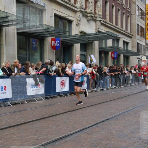 13.09.2026 - 21. swb-Marathon Bremen Strokosch-Dieckow http://msf.ph/oto/10391378 13.09.2026 13:06:02 Ziel 474, 1901, 1921, 3466, 6686, 7336, 7590, 8621, 8670, 9934, 13148, 681, 1017, 1745, 1879, 2538, 3297, 3520, 4157, 4614, 4712, 5803, 6025, 6058, 6686, 7399, 8334, 8706, 8877, 8973, 8983, 9010, 9429, 9918 meine-sportfotos.de