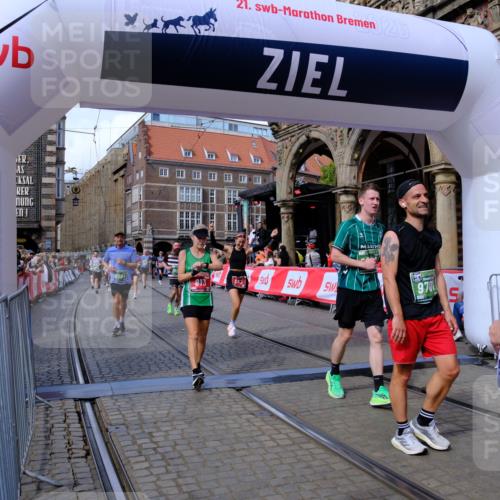 13.09.2026 - 21. swb-Marathon Bremen Tim E. http://msf.ph/oto/10391379 13.09.2026 13:37:36 Ziel 270, 391, 448, 869, 1180, 1854, 2531, 3333, 3627, 3732, 3823, 3894, 4628, 4932, 4947, 5388, 5547, 5577, 5612, 5738, 5791, 6046, 6904, 6947, 7006, 7571, 8268, 8439, 8443, 8458, 8553, 8748, 8753, 9140, 9701, 13077 meine-sportfotos.de