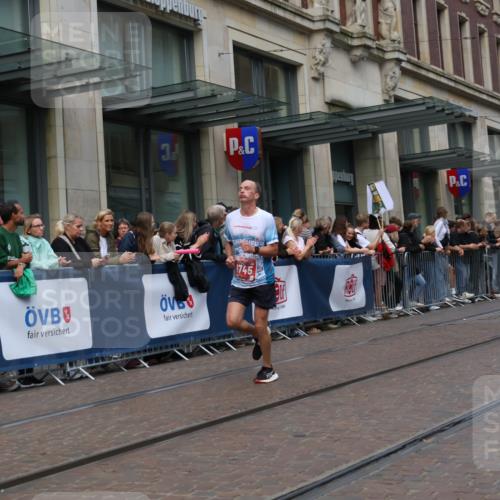 13.09.2026 - 21. swb-Marathon Bremen Strokosch-Dieckow http://msf.ph/oto/10391380 13.09.2026 13:06:02 Ziel 474, 1901, 1921, 3466, 6686, 7336, 7590, 8621, 8670, 9934, 13148, 681, 1017, 1745, 1879, 2538, 3297, 3520, 4157, 4614, 4712, 5803, 6025, 6058, 6686, 7399, 8334, 8706, 8877, 8973, 8983, 9010, 9429, 9918 meine-sportfotos.de