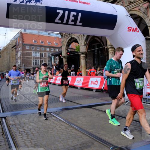 13.09.2026 - 21. swb-Marathon Bremen Tim E. http://msf.ph/oto/10391387 13.09.2026 13:37:37 Ziel 270, 391, 448, 869, 1180, 1854, 3333, 3627, 3823, 4628, 4932, 4947, 5388, 5547, 5577, 5612, 5738, 5791, 6046, 6904, 6947, 7571, 8268, 8439, 8443, 8458, 8553, 8748, 8753, 9140, 9701, 13077 meine-sportfotos.de