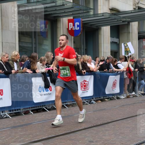13.09.2026 - 21. swb-Marathon Bremen Strokosch-Dieckow http://msf.ph/oto/10391393 13.09.2026 13:06:05 Ziel 474, 1770, 1901, 1921, 2832, 7336, 7590, 8621, 8670, 9934, 13148, 681, 1017, 1745, 2538, 3297, 3466, 3520, 4157, 4614, 4712, 5803, 6025, 6058, 6686, 7336, 7399, 8334, 8706, 8877, 8973, 8983, 9010, 9429, 9918 meine-sportfotos.de