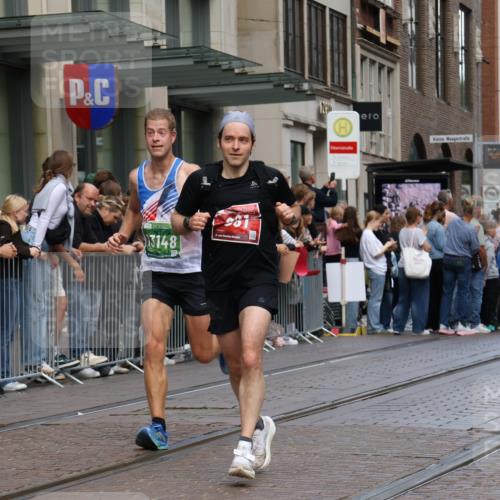 13.09.2026 - 21. swb-Marathon Bremen Strokosch-Dieckow http://msf.ph/oto/10391411 13.09.2026 13:06:11 Ziel 474, 508, 788, 1770, 1901, 1921, 2832, 3910, 4777, 7590, 8621, 9934, 13148, 681, 1745, 1901, 3297, 3466, 4614, 4712, 5803, 6058, 6686, 7336, 7399, 8334, 8670, 8706, 8877, 8983, 9429, 9918 meine-sportfotos.de