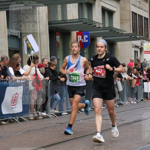 13.09.2026 - 21. swb-Marathon Bremen Strokosch-Dieckow http://msf.ph/oto/10391413 13.09.2026 13:06:11 Ziel 474, 508, 788, 1770, 1901, 1921, 2832, 3910, 4777, 7590, 8621, 9934, 13148, 681, 1745, 1901, 3297, 3466, 4614, 4712, 5803, 6058, 6686, 7336, 7399, 8334, 8670, 8706, 8877, 8983, 9429, 9918 meine-sportfotos.de
