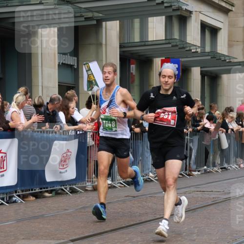 13.09.2026 - 21. swb-Marathon Bremen Strokosch-Dieckow http://msf.ph/oto/10391415 13.09.2026 13:06:11 Ziel 474, 508, 788, 1770, 1901, 1921, 2832, 3910, 4777, 7590, 8621, 9934, 13148, 681, 1745, 1901, 3297, 3466, 4614, 4712, 5803, 6058, 6686, 7336, 7399, 8334, 8670, 8706, 8877, 8983, 9429, 9918 meine-sportfotos.de