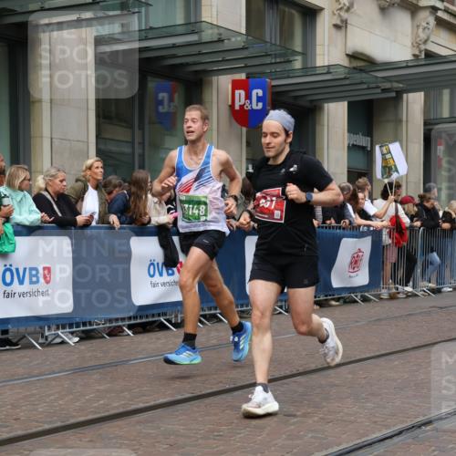 13.09.2026 - 21. swb-Marathon Bremen Strokosch-Dieckow http://msf.ph/oto/10391420 13.09.2026 13:06:12 Ziel 474, 508, 788, 1770, 1921, 2832, 3910, 4777, 6951, 7590, 8621, 9934, 13148, 681, 1901, 3297, 3466, 4614, 4712, 5803, 6058, 6686, 7336, 7399, 8334, 8670, 8877, 8983, 9429, 9918 meine-sportfotos.de