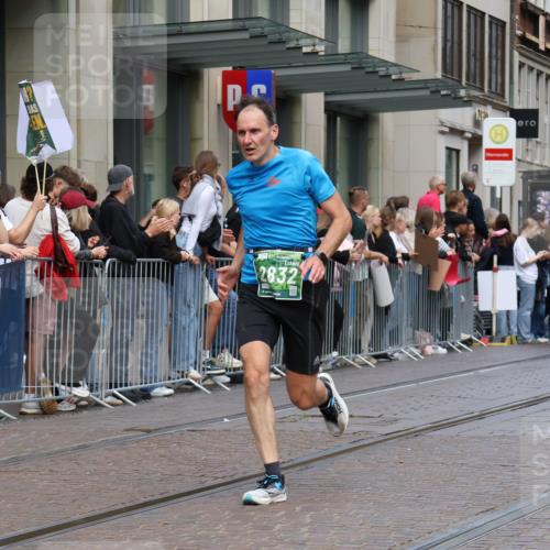 13.09.2026 - 21. swb-Marathon Bremen Strokosch-Dieckow http://msf.ph/oto/10391441 13.09.2026 13:06:19 Ziel 508, 521, 788, 1009, 1770, 1921, 2832, 3910, 4574, 4777, 5238, 6784, 6951, 7590, 8580, 8621, 13148, 474, 681, 1901, 3297, 3466, 4614, 4712, 5803, 6686, 7336, 7399, 8334, 8621, 8670, 8983, 9429, 9918, 9934 meine-sportfotos.de