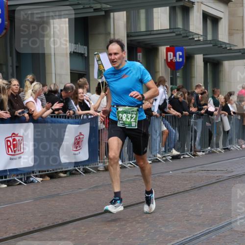 13.09.2026 - 21. swb-Marathon Bremen Strokosch-Dieckow http://msf.ph/oto/10391443 13.09.2026 13:06:20 Ziel 508, 521, 788, 1009, 1770, 1921, 2832, 3127, 3910, 4574, 4777, 5238, 6784, 6951, 7590, 8580, 13148, 474, 681, 1901, 3297, 3466, 4614, 5803, 6686, 7336, 7399, 8621, 8670, 8983, 9429, 9934 meine-sportfotos.de
