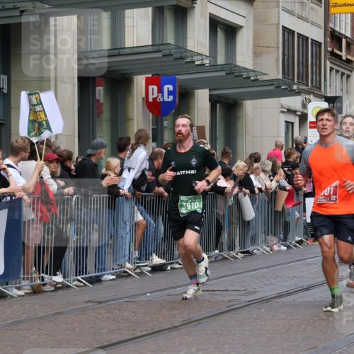 13.09.2026 - 21. swb-Marathon Bremen Strokosch-Dieckow http://msf.ph/oto/10391453 13.09.2026 13:06:23 Ziel 508, 521, 788, 1009, 1770, 1921, 2832, 3127, 3910, 4574, 4777, 5238, 6784, 6951, 7590, 8580, 474, 681, 1901, 3297, 3466, 4614, 6686, 7336, 7590, 8621, 8670, 9429, 9934, 13148 meine-sportfotos.de