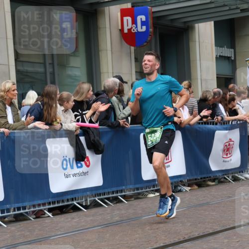 13.09.2026 - 21. swb-Marathon Bremen Strokosch-Dieckow http://msf.ph/oto/10391476 13.09.2026 13:06:27 Ziel 508, 521, 749, 788, 1009, 1770, 1921, 2832, 3127, 3910, 4574, 4777, 5238, 6784, 6951, 8580, 8888, 474, 1901, 1921, 3466, 6686, 7336, 7590, 8621, 8670, 9934, 13148 meine-sportfotos.de