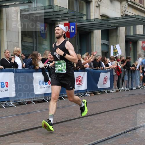 13.09.2026 - 21. swb-Marathon Bremen Strokosch-Dieckow http://msf.ph/oto/10391513 13.09.2026 13:06:37 Ziel 521, 749, 1009, 3127, 3794, 3973, 4574, 5238, 6784, 6951, 8580, 8888, 9708, 474, 508, 788, 1770, 1921, 2832, 3910, 4777, 6951, 7590, 8621, 9934, 13148 meine-sportfotos.de