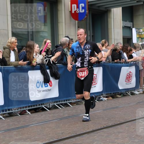 13.09.2026 - 21. swb-Marathon Bremen Strokosch-Dieckow http://msf.ph/oto/10391522 13.09.2026 13:06:39 Ziel 521, 749, 1009, 1540, 3127, 3794, 3973, 4574, 6784, 8580, 8888, 9708, 508, 788, 1009, 1770, 1921, 2832, 3910, 4777, 5238, 6951, 7590, 8621, 13148 meine-sportfotos.de