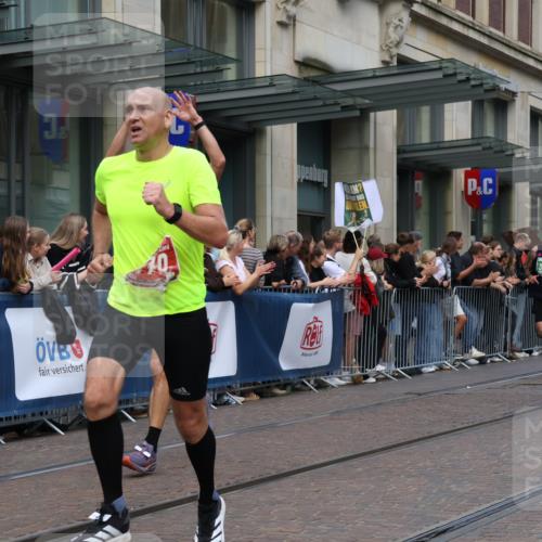 13.09.2026 - 21. swb-Marathon Bremen Strokosch-Dieckow http://msf.ph/oto/10391541 13.09.2026 13:06:46 Ziel 749, 1540, 1863, 3794, 3973, 6053, 7636, 7876, 8888, 8980, 9708, 9927, 508, 521, 788, 1009, 1770, 1921, 2832, 3127, 3910, 4574, 4777, 5238, 6784, 6951, 7590, 8580, 13148 meine-sportfotos.de