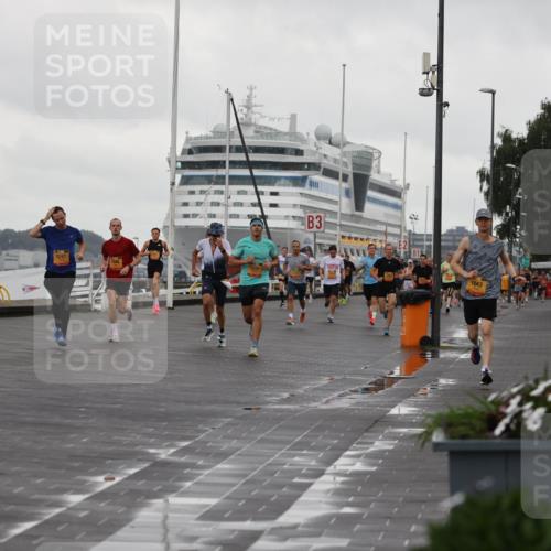 13.09.2026 - Kiel Lauf Andreas Tolksdorf http://msf.ph/oto/10399902 13.09.2026 10:57:32 Kiellinie 21, 4, 3, 1043, 100 meine-sportfotos.de