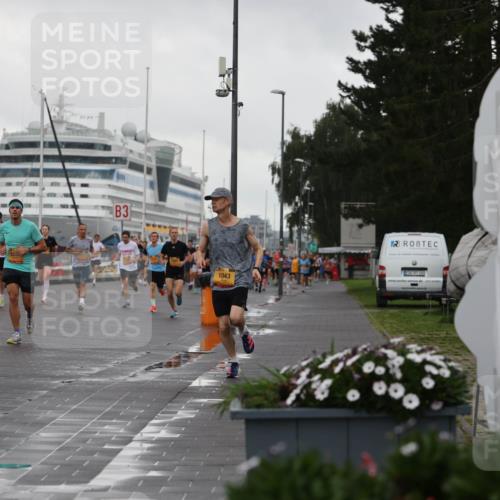 13.09.2026 - Kiel Lauf Andreas Tolksdorf http://msf.ph/oto/10399916 13.09.2026 10:57:33 Kiellinie 7946, 52, 3, 1043 meine-sportfotos.de