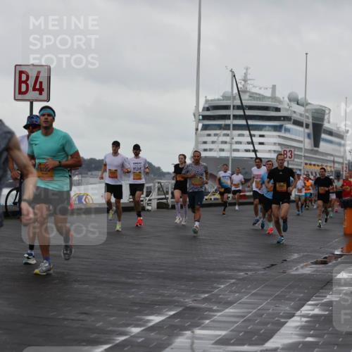 13.09.2026 - Kiel Lauf Andreas Tolksdorf http://msf.ph/oto/10399985 13.09.2026 10:57:36 Kiellinie 946, 1043, 4, 3 meine-sportfotos.de