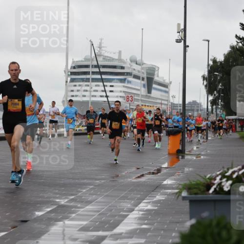 13.09.2026 - Kiel Lauf Andreas Tolksdorf http://msf.ph/oto/10400051 13.09.2026 10:57:39 Kiellinie 4, 11025, 7084, 7077, 3, 100 meine-sportfotos.de