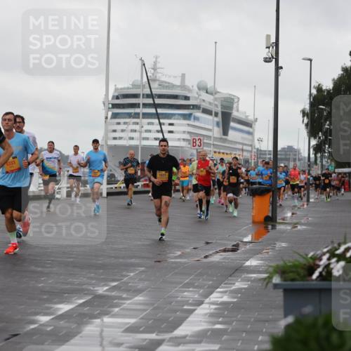 13.09.2026 - Kiel Lauf Andreas Tolksdorf http://msf.ph/oto/10400066 13.09.2026 10:57:40 Kiellinie 4, 7084, 6333, 7077, 3, 100 meine-sportfotos.de