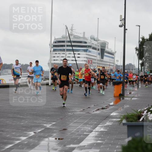 13.09.2026 - Kiel Lauf Andreas Tolksdorf http://msf.ph/oto/10400076 13.09.2026 10:57:41 Kiellinie 4, 6333, 7077, 3 meine-sportfotos.de