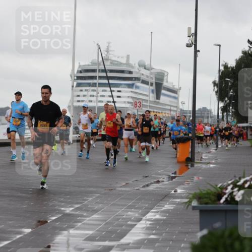 13.09.2026 - Kiel Lauf Andreas Tolksdorf http://msf.ph/oto/10400099 13.09.2026 10:57:42 Kiellinie 4, 70, 3, 7077, 263, 3, 100 meine-sportfotos.de