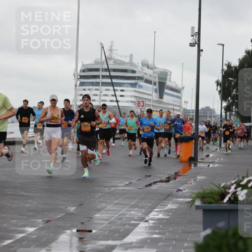 13.09.2026 - Kiel Lauf Andreas Tolksdorf http://msf.ph/oto/10400155 13.09.2026 10:57:46 Kiellinie 4, 263, 8075, 7659, 3 meine-sportfotos.de