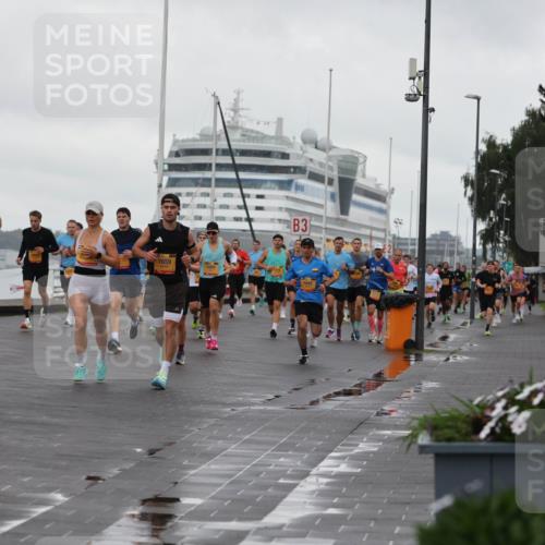 13.09.2026 - Kiel Lauf Andreas Tolksdorf http://msf.ph/oto/10400161 13.09.2026 10:57:46 Kiellinie 4, 263, 8075, 7659, 3, 300 meine-sportfotos.de