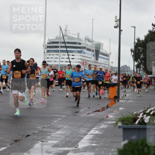 13.09.2026 - Kiel Lauf Andreas Tolksdorf http://msf.ph/oto/10400179 13.09.2026 10:57:47 Kiellinie 4, 9767, 10283, 7659, 10093, 1642, 3, 100 meine-sportfotos.de