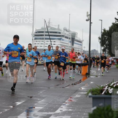 13.09.2026 - Kiel Lauf Andreas Tolksdorf http://msf.ph/oto/10400230 13.09.2026 10:57:50 Kiellinie 4, 5422, 5828, 5926, 114, 900, 1642, 1266, 2700, 1000 meine-sportfotos.de