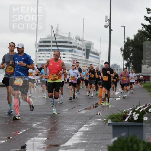 13.09.2026 - Kiel Lauf Andreas Tolksdorf http://msf.ph/oto/10400282 13.09.2026 10:57:53 Kiellinie 34, 9662, 2700, 3360, 11863, 8912 meine-sportfotos.de