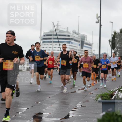 13.09.2026 - Kiel Lauf Andreas Tolksdorf http://msf.ph/oto/10400340 13.09.2026 10:57:57 Kiellinie 4, 5852, 39, 8912, 11138, 5587, 12604 meine-sportfotos.de