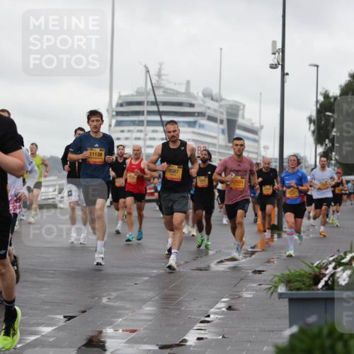 13.09.2026 - Kiel Lauf Andreas Tolksdorf http://msf.ph/oto/10400344 13.09.2026 10:57:57 Kiellinie 4, 921, 8912, 11138, 5587, 7643, 12604 meine-sportfotos.de
