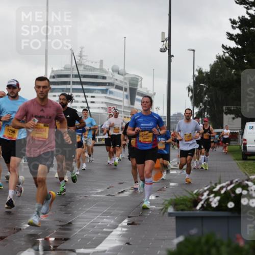 13.09.2026 - Kiel Lauf Andreas Tolksdorf http://msf.ph/oto/10400380 13.09.2026 10:58:00 Kiellinie 6230, 1756, 2604, 5681, 11637, 100, 3173472 meine-sportfotos.de