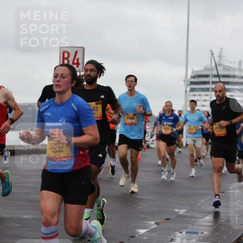 13.09.2026 - Kiel Lauf Andreas Tolksdorf http://msf.ph/oto/10400411 13.09.2026 10:58:02 Kiellinie 4, 39, 8230, 38, 43, 1164, 568, 4311, 1178, 11637 meine-sportfotos.de