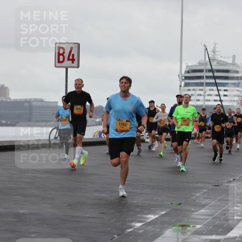 13.09.2026 - Kiel Lauf Andreas Tolksdorf http://msf.ph/oto/10400479 13.09.2026 10:58:15 Kiellinie 4, 1048, 5845, 993, 1182, 3, 926 meine-sportfotos.de