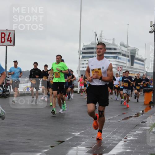13.09.2026 - Kiel Lauf Andreas Tolksdorf http://msf.ph/oto/10400492 13.09.2026 10:58:16 Kiellinie 1182, 4, 993, 0, 3, 26 meine-sportfotos.de