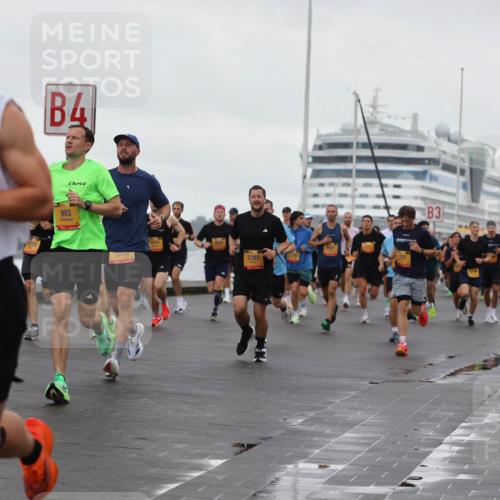 13.09.2026 - Kiel Lauf Andreas Tolksdorf http://msf.ph/oto/10400498 13.09.2026 10:58:18 Kiellinie 373, 4, 993, 5117, 2392, 3, 7462 meine-sportfotos.de