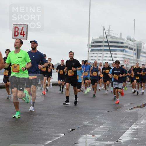 13.09.2026 - Kiel Lauf Andreas Tolksdorf http://msf.ph/oto/10400500 13.09.2026 10:58:18 Kiellinie 926, 4, 1373, 993, 2392, 3, 7462 meine-sportfotos.de