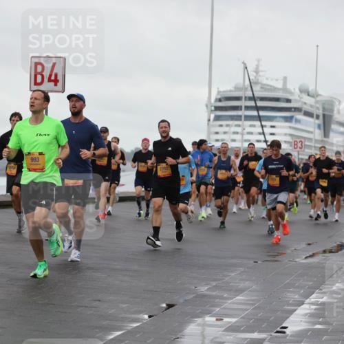 13.09.2026 - Kiel Lauf Andreas Tolksdorf http://msf.ph/oto/10400501 13.09.2026 10:58:18 Kiellinie 26, 4, 373, 993, 2392, 3, 7462 meine-sportfotos.de