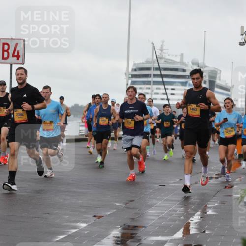 13.09.2026 - Kiel Lauf Andreas Tolksdorf http://msf.ph/oto/10400529 13.09.2026 10:58:19 Kiellinie 4, 7211, 5117, 2392, 10728, 9451, 7462, 333, 12486, 9071 meine-sportfotos.de