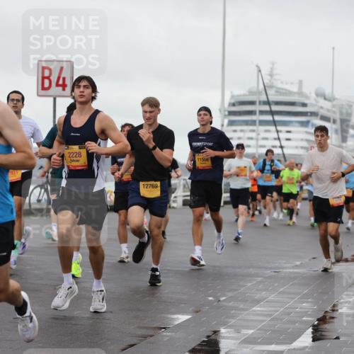 13.09.2026 - Kiel Lauf Andreas Tolksdorf http://msf.ph/oto/10400617 13.09.2026 10:58:24 Kiellinie 4, 11, 39, 9071, 931, 3, 2228, 12769, 11508, 1755, 7003 meine-sportfotos.de