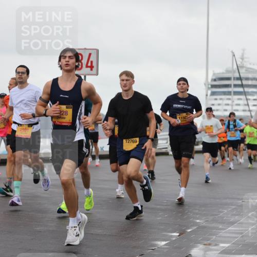 13.09.2026 - Kiel Lauf Andreas Tolksdorf http://msf.ph/oto/10400626 13.09.2026 10:58:25 Kiellinie 2931, 39, 228, 34, 12769, 150 meine-sportfotos.de