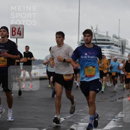 13.09.2026 - Kiel Lauf Andreas Tolksdorf http://msf.ph/oto/10400654 13.09.2026 10:58:26 Kiellinie 38, 11508, 4, 6725, 38, 7003, 745 meine-sportfotos.de